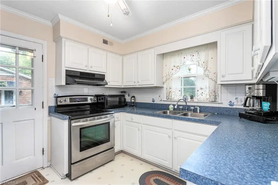1609 Regency Drive, Burlington, NC 27215 - #2