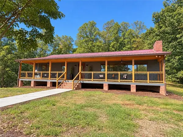 526 Hoover Mountain Road, Purlear, NC 286