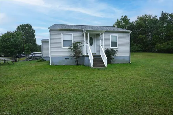 2758 N Old Greensboro Road, High Point, NC 27265