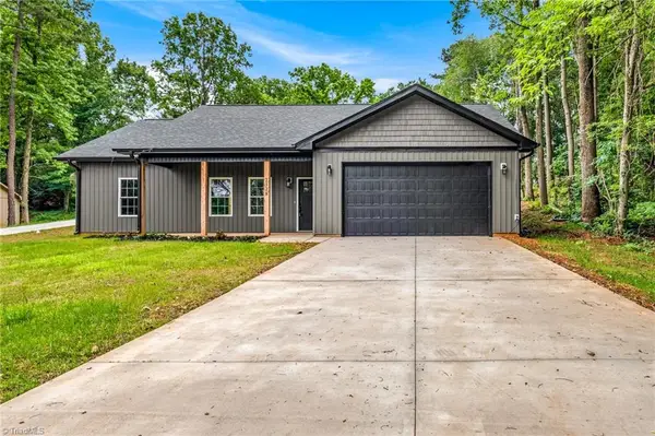 2328 Summerlin Street, Winston-Salem, NC 27103