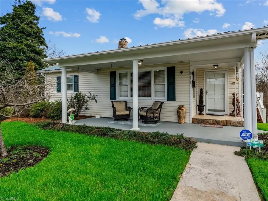 911 Banner Street, Mount Airy, NC 27030 - #2
