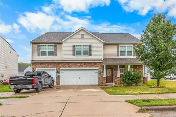 3275 Grandview Club Road, Pfafftown, NC 27040