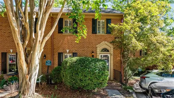 400 Fisher Park Circle #E, Greensboro, NC 27401