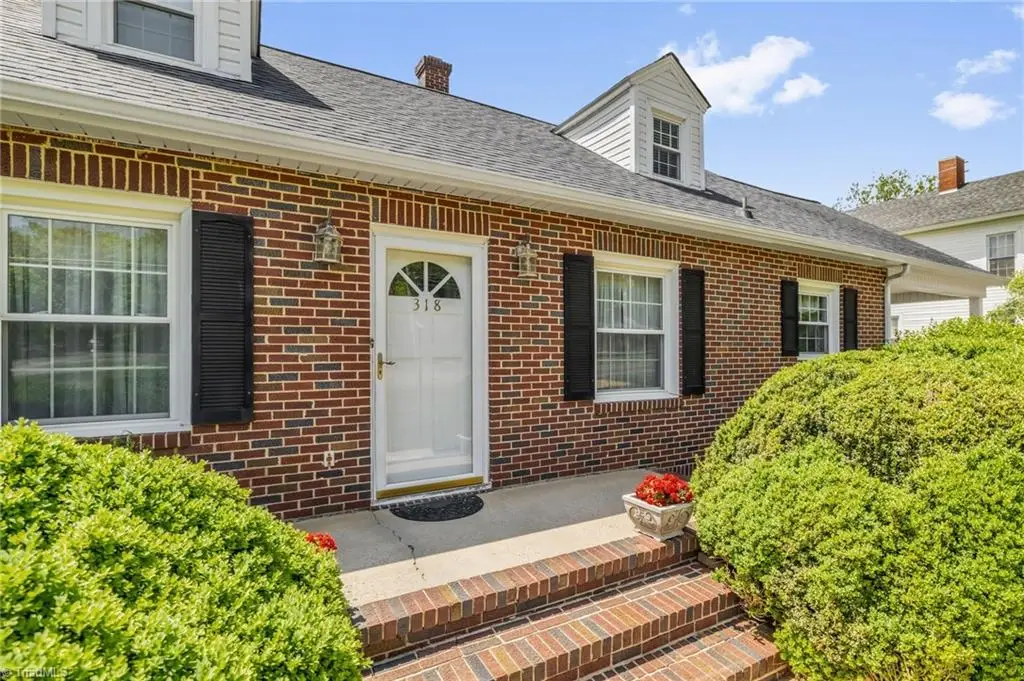 318 S Fayetteville Street, Liberty, NC 27298 - #1