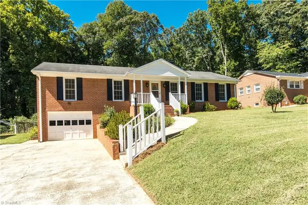 2634 Weymoth Road, Winston-Salem, NC 27103