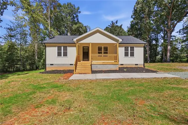 542 Asbury Road, Seagrove, NC 27341
