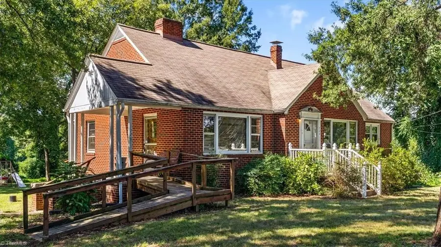 726 Third Avenue, Reidsville, NC 27320 - #2