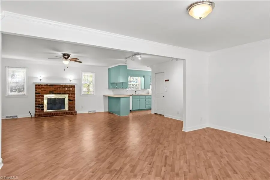 108 Hinshaw Avenue, Yadkinville, NC 27055 - #2