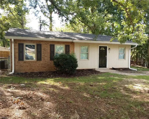 1 Pyracantha Court, Greensboro, NC 27405