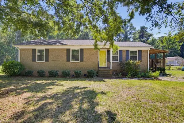 8009 Tam Oshanter Drive, Greensboro, NC 27409