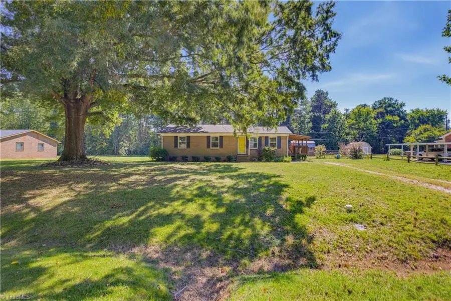 8009 Tam Oshanter Drive, Greensboro, NC 27409 - #2
