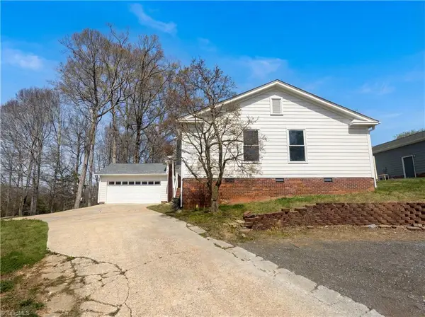 1495 Peace Haven Road, Clemmons, NC 27012