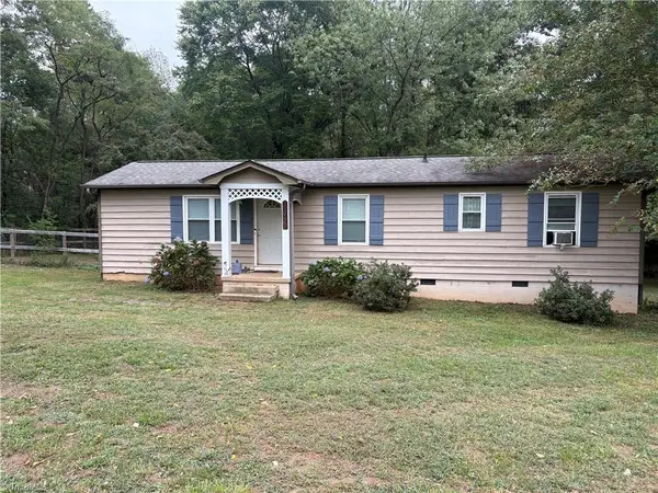 8099 Mcknight Road, Belews Creek, NC 27009