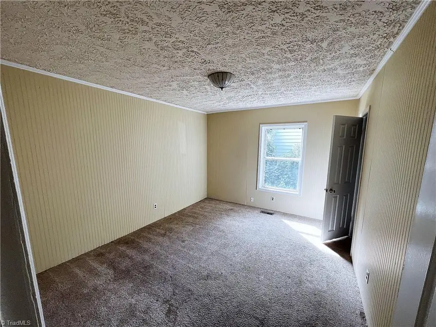1134 24th Street Ne, Winston Salem, NC 27105 - #3