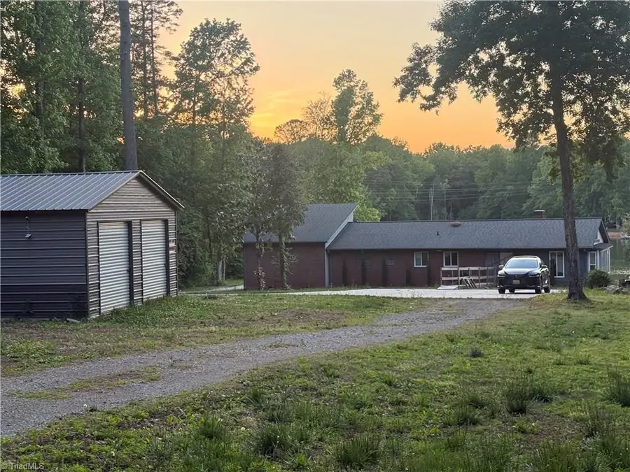 949 Holloway Church Road, Lexington, NC 27292 - #2