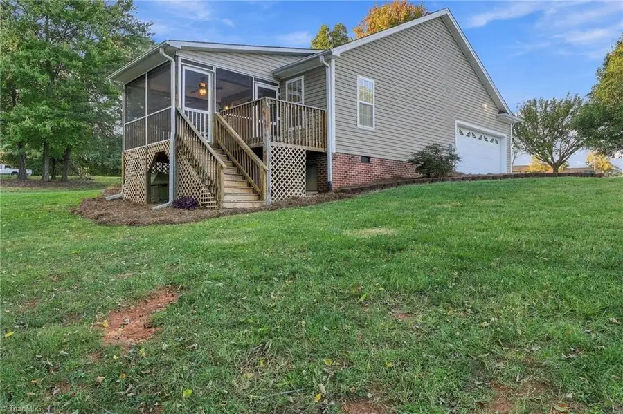 8639 Circle Drive, Rural Hall, NC 27045 - #2