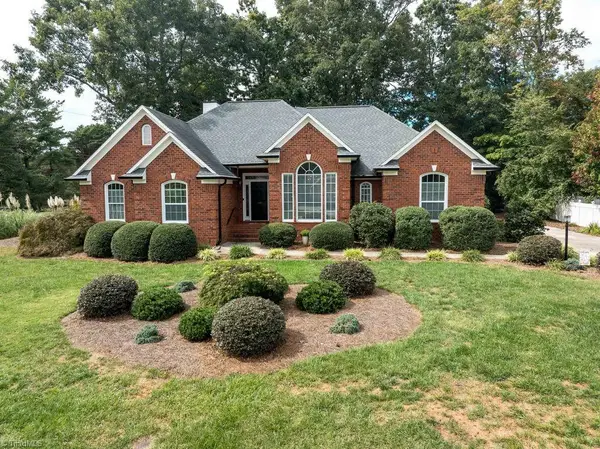 400 Savannah Lane, Kernersville, NC 27284