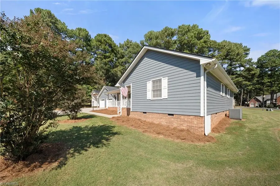 5900 Berwick Court, Lexington, NC 27295 - #2