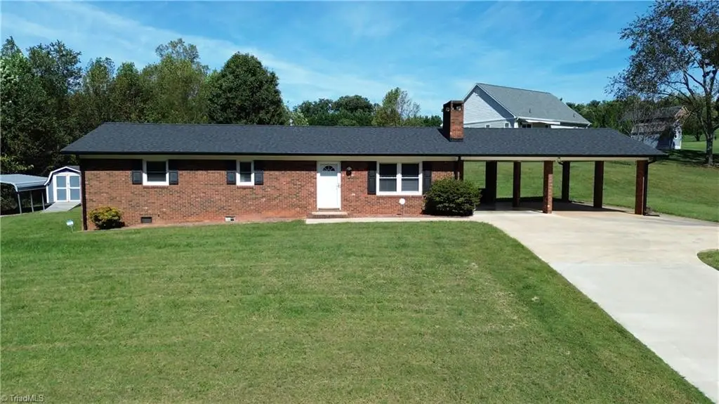 418 Cloverdale Lane, Wilkesboro, NC 28697 - #1