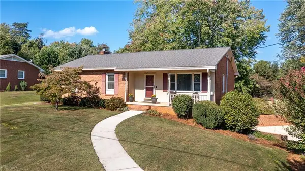 7541 Pine Trails Road, Pfafftown, NC 27040