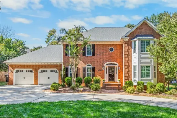 4209 Hollowoak Court, Winston-Salem, NC 27104