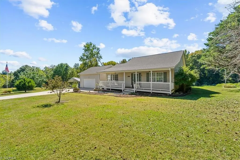 324 Deerfield Country Road, Randleman, NC 27317 - #1