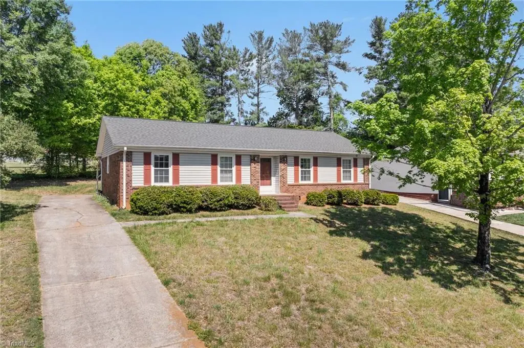 203 Shenandoah Drive, Winston Salem, NC 27103 - #1