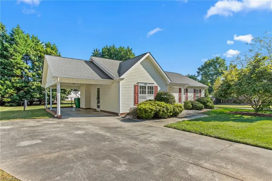 213 Wyndham Avenue, High Point, NC 27265 - #2