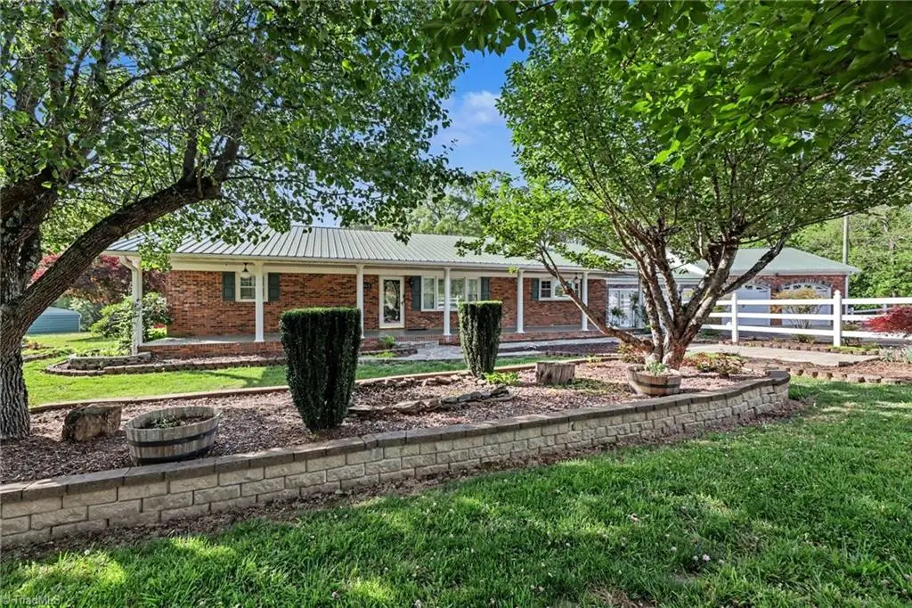 1362 Us Highway 311 N, Walnut Cove, NC 27052 - #1