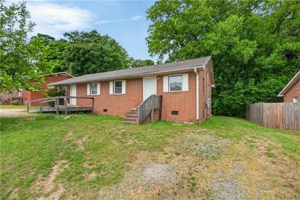 17 Hunter Street, Thomasville, NC 27360
