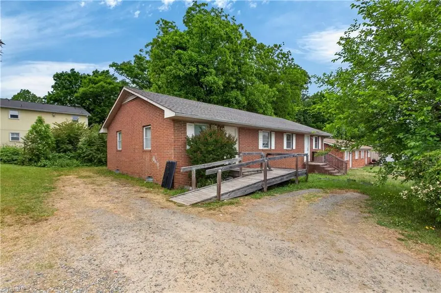 17 Hunter Street, Thomasville, NC 27360 - #2