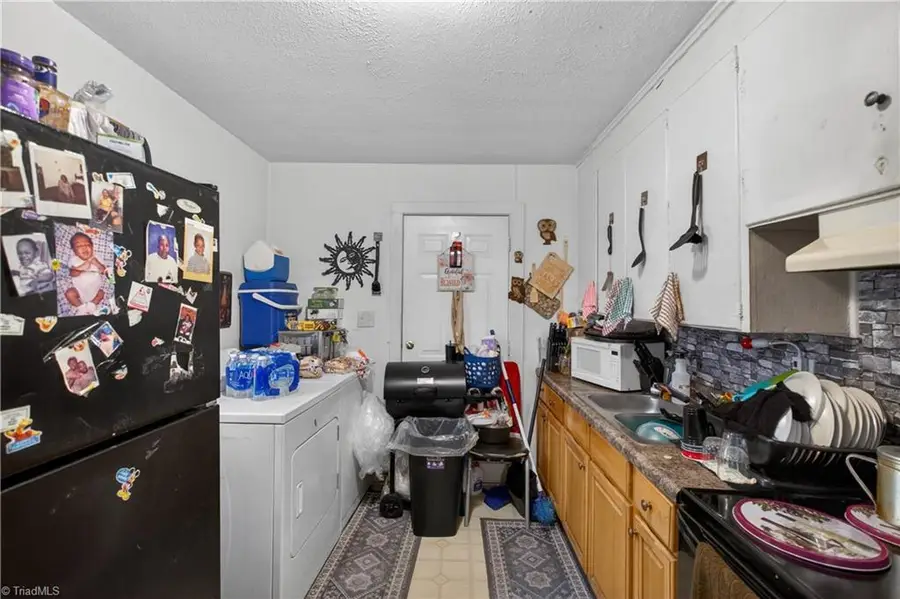 29 Hunter Street, Thomasville, NC 27360 - #3