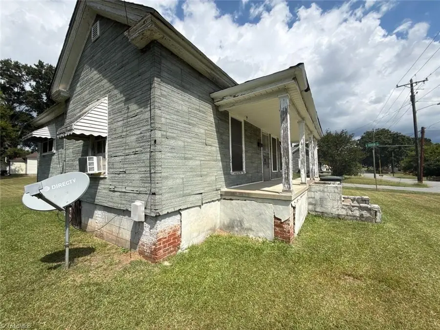 1421 South Avenue, Eden, NC 27288 - #3