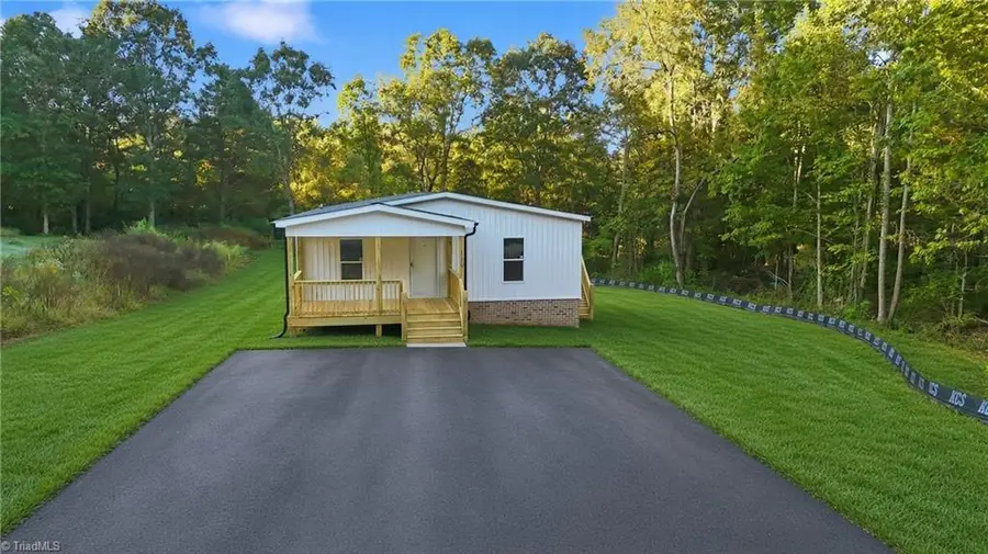 189 Village Point Drive, Statesville, NC 28625 - #2