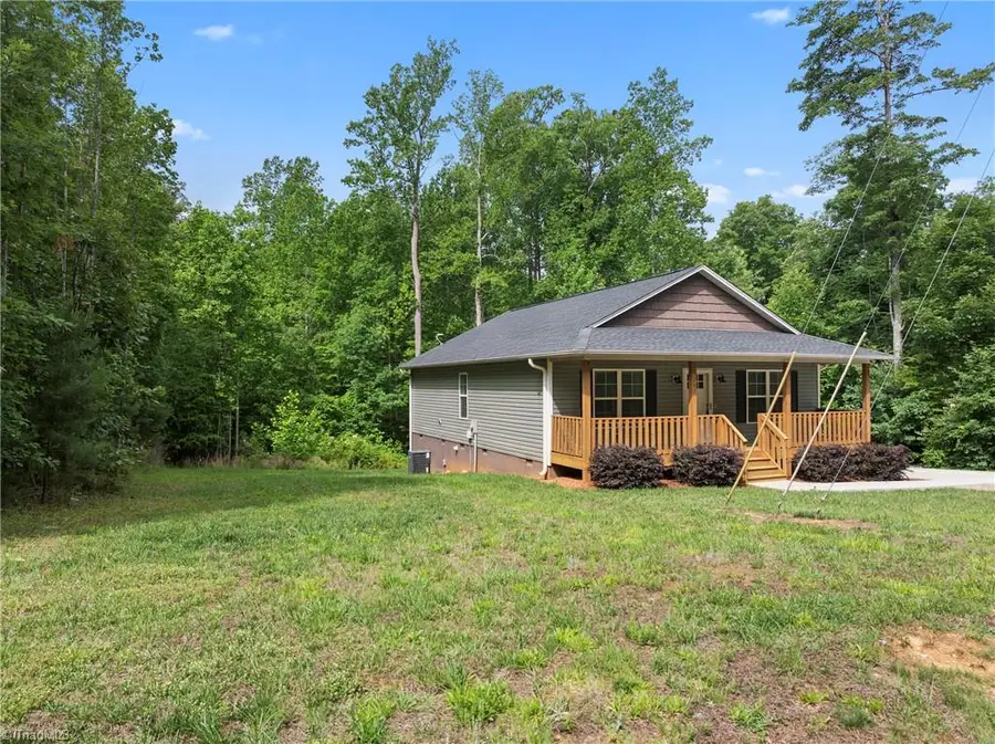247 Lake Drive 9, Lexington, NC 27292 - #3