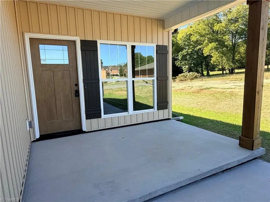 28 Mock Street, Thomasville, NC 27360 - #3
