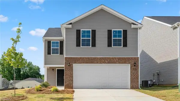 617 Beechwood Circle, Thomasville, NC 27360