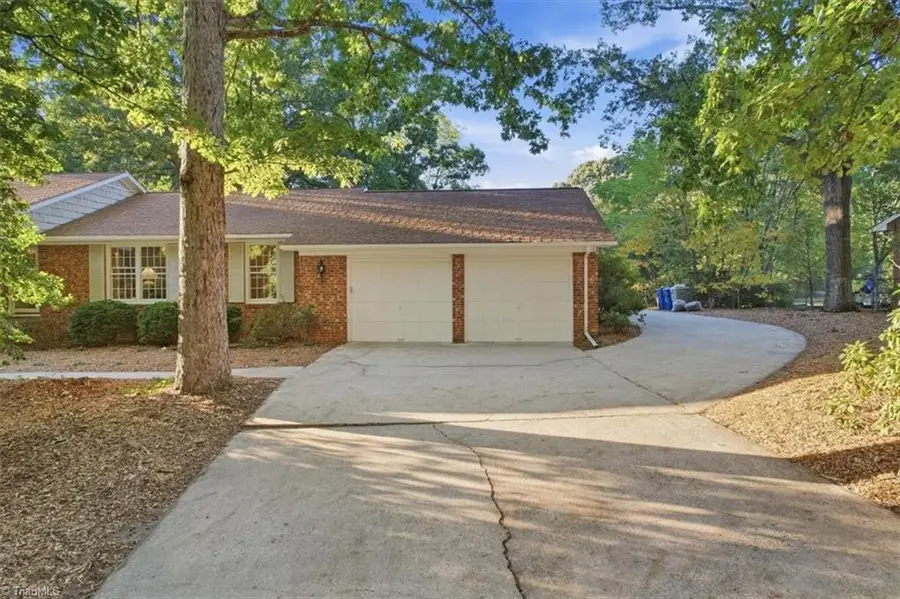 102 Cottonwood Drive, Jamestown, NC 27282 - #3
