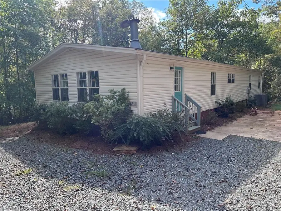 6610 Edgeworth Trail, Pfafftown, NC 27040 - #2