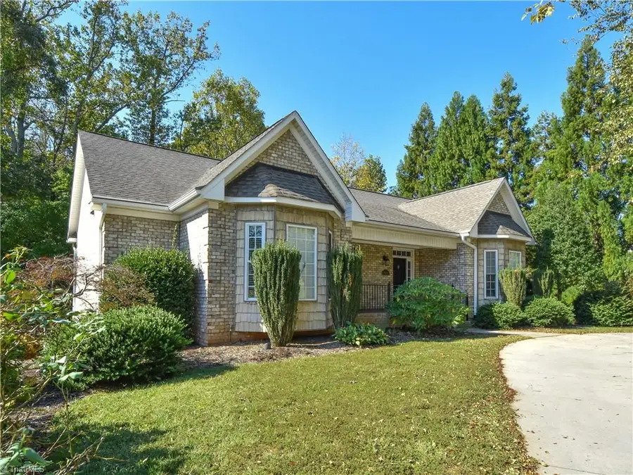 4634 Pebble Lake Drive, Pfafftown, NC 27040 - #2