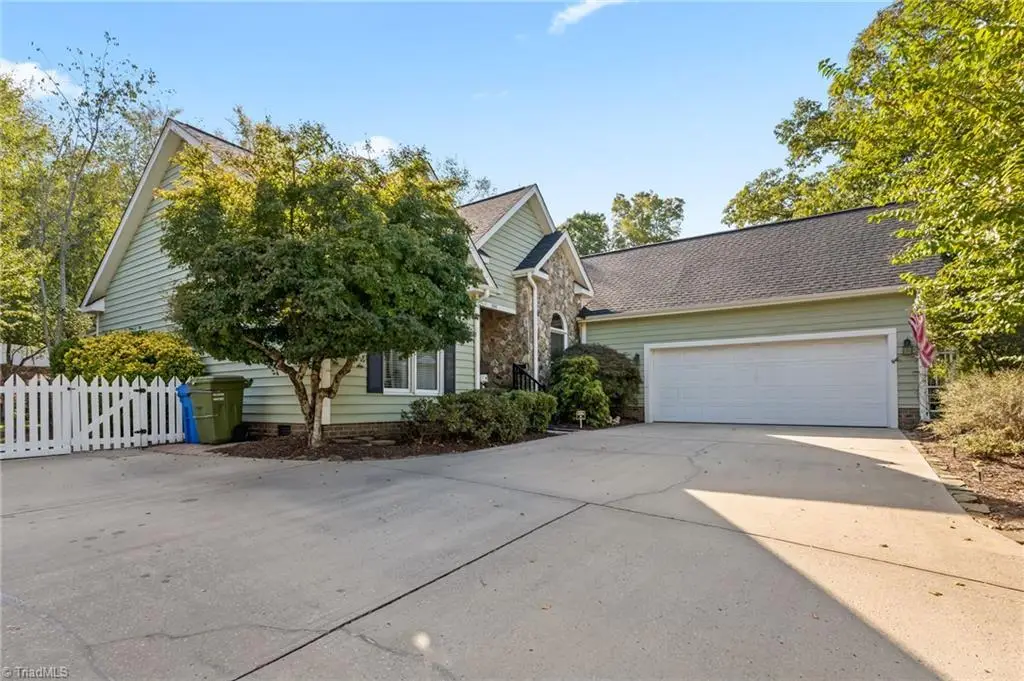 188 White Oak Road, Thomasville, NC 27360 - #1