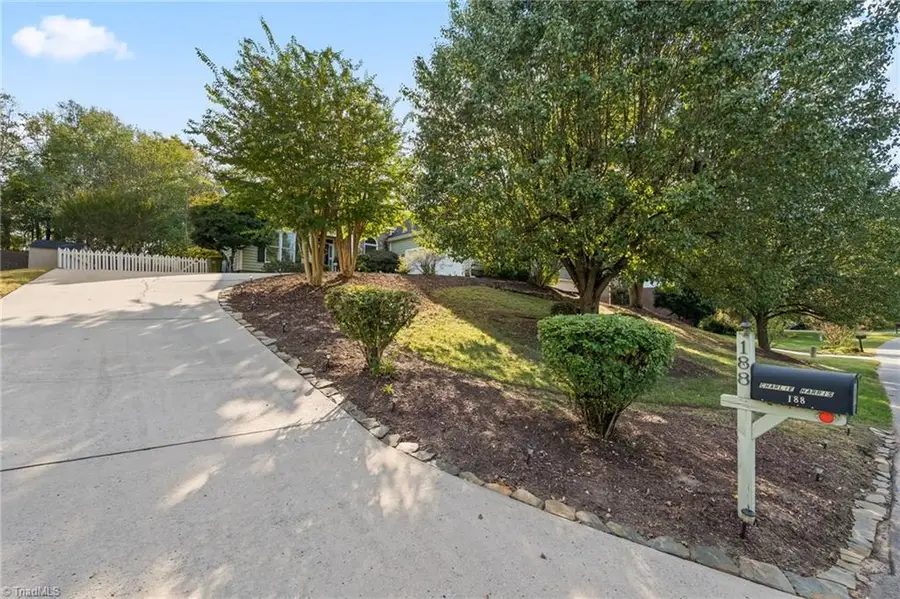 188 White Oak Road, Thomasville, NC 27360 - #2