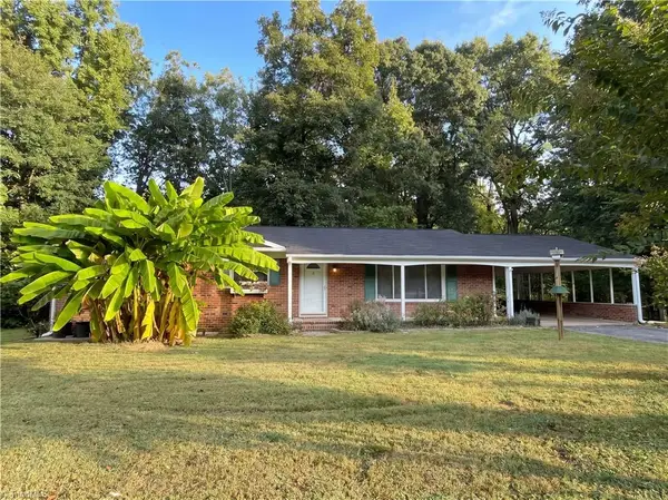 126 Vista Way Drive, Kernersville, NC 27284