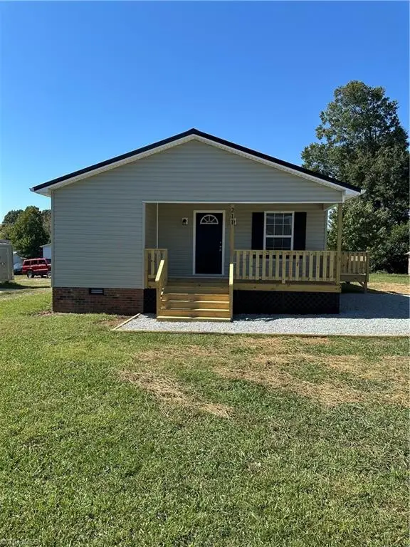211 Foy Avenue, Lexington, NC 27292 - #2