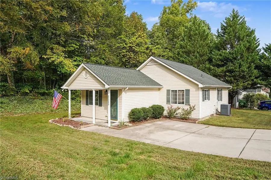 2525 Stratford Crossing Drive, Winston Salem, NC 27103 - #2