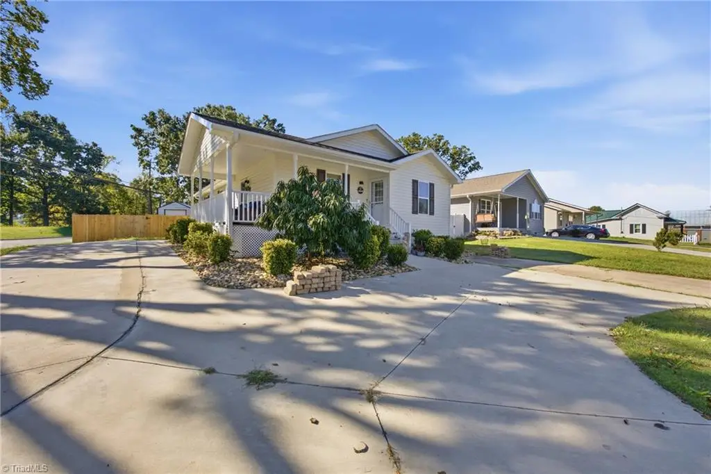 401 Cannon Street, Thomasville, NC 27630 - #1