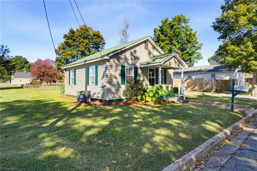 301 Dixie Street, Lexington, NC 27292 - #3