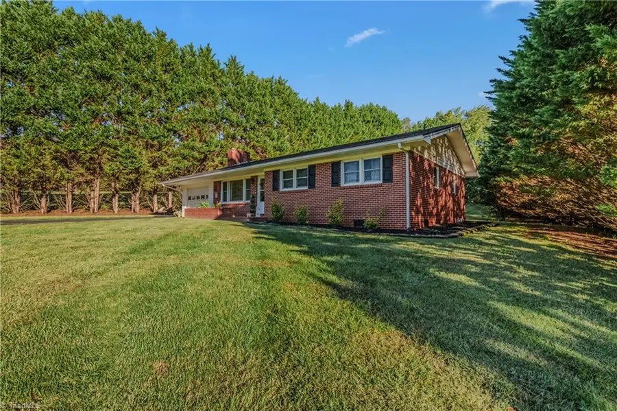 134 Old Childress Avenue, Mount Airy, NC 27030 - #3