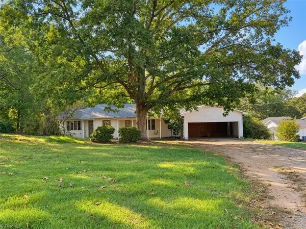 507 Pineywood Road, Thomasville, NC 27360