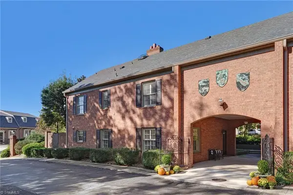 1833 Banking Street #B6, Greensboro, NC 27408